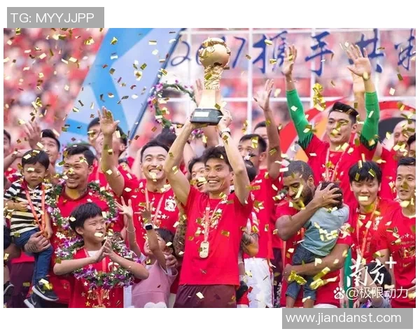 广州篮球队实力引发热议球迷对球队表现的分歧与期待